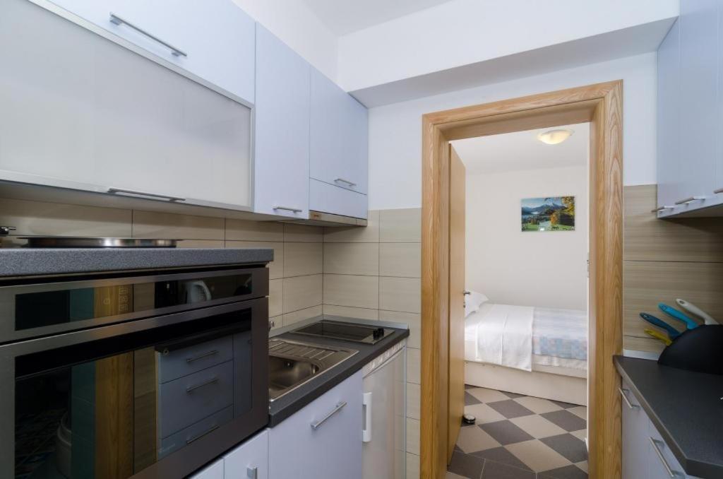 Apartments Gusti Drače Esterno foto